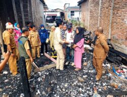 Sekda Pinrang Salurkan Bantuan untuk Korban Bencana di Tiroang, Duampanua, dan Cempa
