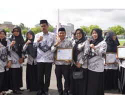 Kembali kepala UPT SDN 161 Pinrang Torehkan Sejumlah Penghargaan Pada HUT PGRI Dan HUT KORPRI