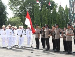Dampingi Kapolres, Ketua Bhayangkari Sidrap Beri Dukungan di Penutupan Diktukba Polri