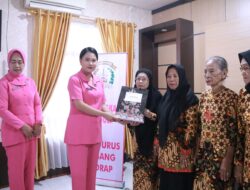Hari Ibu Ke-96: Bhayangkari Sidrap Hantarkan Kebahagiaan untuk Para Warakawuri