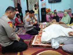 Kapolda Sulsel Kunjungi Rumah Duka Personel SPN Polda Sulsel, Berikan Penghormatan Terakhir