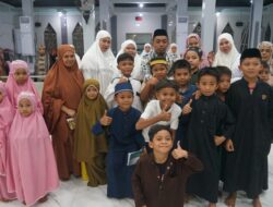 Momen Hangat Bupati Sidrap Bersama Anak-anak di Masjid Husnul Iman