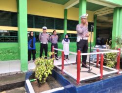 Kepsek SMPN 1 Pangkajene Apresiasi Kegiatan “Police Goes To School” oleh Sat Lantas Polres Sidrap
