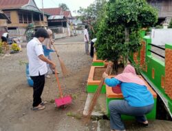 Wujudkan Lingkungan Bersih, Babinsa Koramil 1420-02/Tellu Limpoe Ajak Warga Kerja Bakti