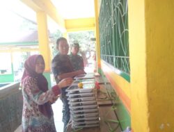 Babinsa Kodim 1420/Sidrap Peduli Gizi Anak Sekolah Kawal Penyaluran Makanan Bergizi di Wilayah Kab. Sidrap
