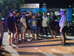 Polisi Keliling dan Berdialog: Strategi Humanis Polres Sidrap Jaga Keamanan Malam Hari