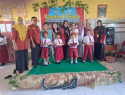 Momen Haru Penyerahan Rapor di UPT SD Negeri 6 Amparita: Orang Tua Dampingi Anak, Nilai Membanggakan