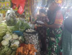 Menjelang Hari Raya Idul Adha Babinsa Pastikan Harga Bahan Pokok Stabil
