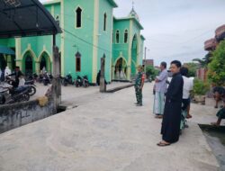 Babinsa Ramil 1420-07/Baranti Kawal Khidmatnya Sholat Idul Adha dan Pemotongan Hewan Kurban di Masjid Nurul Anbiya