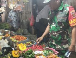 Babinsa Pangkajene Laksanakan Pemantauan Harga Bahan Pokok di Pasar Sentral