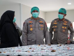 Polda Jatim Dukung Asta Cita Salurkan Ribuan Porsi Makanan Bergizi Gratis Untuk Pelajar*