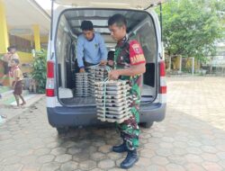 Dukung Keberhasilan Program Makan Bergizi Gratis (MBG), Babinsa Jajaran Kodim 1420/Sidrap Dampingi Pendistribusian Kepada Siswa, Balita, Ibu Hamil Dan Ibu Menyusui