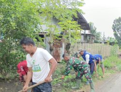 Batituud Koramil 1420-02/Tellu Limpoe Pimpin Karya Bakti Bersihkan Saluran Air di Baula