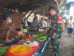Babinsa Koramil 1420-03/Maritengngae Turun Ke Pasar  Cek Harga Sembako Di Pasar Desa Binaan