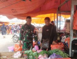 Koramil 1420-06/Panca Rijang Laksanakan Pemantauan Ketersediaan dan Harga Bahan Pokok di Pasar Sentral Rappang