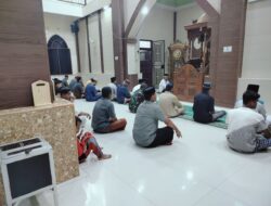 Babinsa Kodim 1420/Sidrap Gelar Safari Subuh dan Komsos untuk Pantau Situasi Kamtibmas di Wilayah Koramil Jajaran