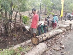 Koramil 01/Panca Lautang Gelar Karya Bakti Bersihkan Parit