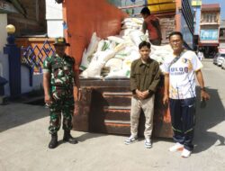 Babinsa Kodim 1420/Sidrap Kawal Distribusi 6.586 Sak Beras CPP