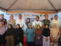 Kapolres Sidrap Bersama Muspida Salurkan Bantuan Pangan Beras Kepada 153 Warga