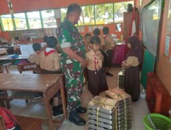 TNI Peduli Gizi Anak: Babinsa Kodim 1420/Sidrap Kawal Program Makan Bergizi Gratis di Sekolah