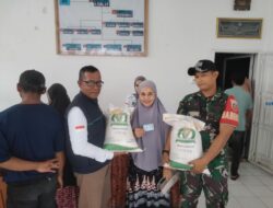 Sinergi TNI dan Pemerintah: Babinsa Kodim 1420/Sidrap Kawal Distribusi Bantuan Pangan di Wilayah Sidrap