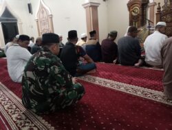 Babinsa Kodim 1420/Sidrap Safari Subuh, Dekatkan Diri dengan Warga Lewat Komsos