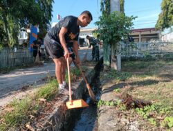 Sambut HUT RI ke-80, Kodim 1420/Sidrap Gelar Karya Bakti Bersihkan Saluran Air