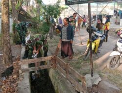Sambut HUT RI ke-80, Danramil 1420-03/Maritengae Pimpin Karya Bakti Bersihkan Lingkungan di Lakessi