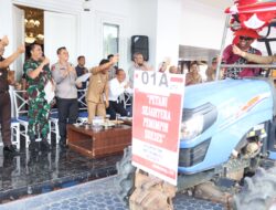 . Kapolres Sidrap Turunkan Personil Pengamanan Sukseskan Karnaval Brigade Pangan Alsintan Sidrap 2025