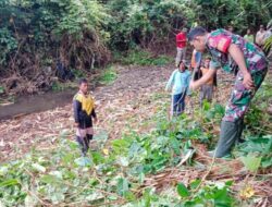 TNI dan Warga Sidrap Bersatu: Bersihkan Sungai Demi Lingkungan dan Cegah Banjir di Desa Teppo