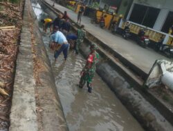Babinsa dan Warga Bulo Wattang Gotong Royong Bersihkan Irigasi, Dukung Masa Tanam dan Swasembada Pangan