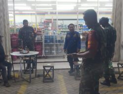 Sinergi TNI-Damkar Perkuat Keamanan Lingkungan Melalui Patroli Siskamling di Panca Lautang, Sidrap