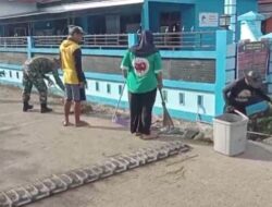 Koramil 01/Panca Lautang dan Warga Lise Bersatu Padu Bersihkan Saluran Air, Antisipasi Banjir