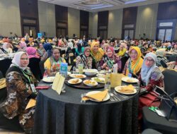 Andi Sri Widiati. Irwan  Menghadiri Puncak Apresiasi Bunda Paud Tingkat Nasional  Di The Sultan Hotel   Di Jakarta