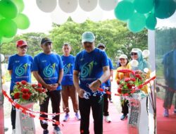 Bupati Pinrang H! A. Irwan Hamid S. Sos Menghadiri Apel Peringatan   Hari Kesehatan Nasional