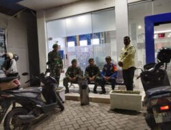 Sinergi TNI dan Masyarakat, Ramil 05/Dua Pitue Intensifkan Patroli Siskamling Demi Keamanan Duapitue