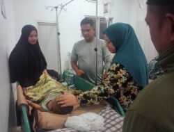 DANDIM SIDRAP DAN KETUA PERSIT  MENGECEK LANGSUNG ANAK KELUARGA KBT YANG SEDANG DIRAWAT DI RS. NENE MALLOMO