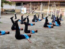 ANGGOTA RAMIL 03/MARITENGNGAE LAKSANAKAN BINTALSIK TERHADAP SISWA KELAS INDUSTRI BUMA SCHOOL SMK NEGERI 5 SIDRAP