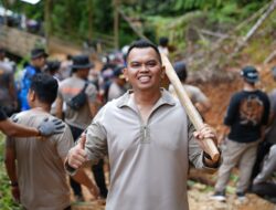 Wujud Peduli, Polres Sidrap Buka Akses Jalan Tertimbun Longsor di Desa Leppangeng