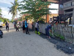 Antisipasi Banjir, TNI dan Staf Kelurahan Majjeling Watang Kompak Bersihkan Saluran Air