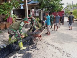 Cegah Banjir di Akhir Tahun, Pelda Rusdi Pimpin Anggota Koramil 05/Dua Pitue “Serbu” Selokan di Desa Bila