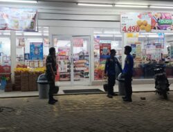 ​Amankan Objek Vital, Babinsa Tellu Limpoe dan Damkar Sidrap Intensifkan Patroli Malam Gabungan