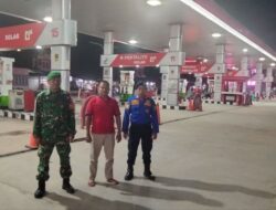 Babinsa Watang Pulu dan Damkar Sidrap Perketat Keamanan Wilayah Lewat Patroli Malam
