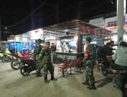 Jaga Kondusifitas Wilayah, Batuud Koramil 1420-06/Panca Rijang Pimpin Patroli Siskamling di Rappang