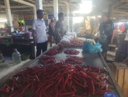 ​​Pastikan Stok Pangan Aman, Babinsa Koramil 01 Panca Lautang Pantau Pasar Sentral Bilokka