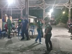 ​Jaga Kondusivitas Malam Hari, Koramil Maritengngae Pimpin Patroli Gabungan Siskamling di Jantung Kota Sidrap