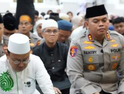 Kapolres Sidrap Fantry Taherong Sambut Ustad dengan Peci Hitam dan Seragam Cokelat, Rakyat Tenang