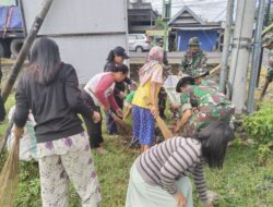 Tingkatkan Kebersihan Lingkungan, Babinsa Timoreng Panua dan Warga Gelar Karya Bakti Bersama