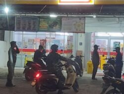 Tingkatkan Kemanan Wilayah, Babinsa dan Damkar Sinergi Patroli Malam di Desa Corawali