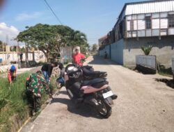 TNI dan Warga Ciro-Ciroe Bersinergi Bersihkan Saluran Air Cegah Banjir